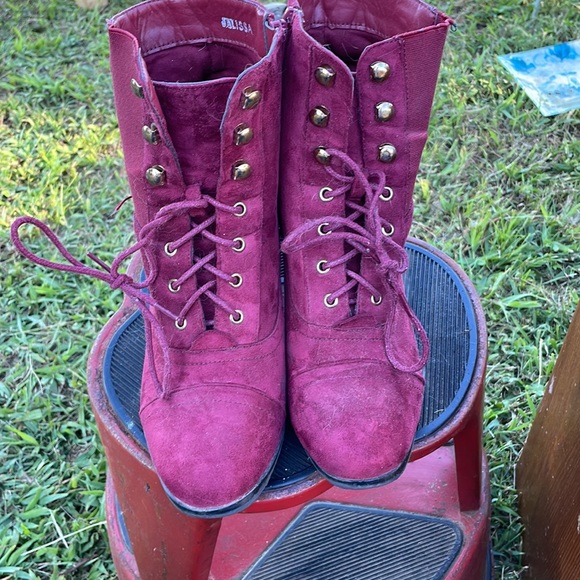 Shoes - Picture 3 of 3